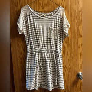 Gray & white straight short sleeve tee/dress